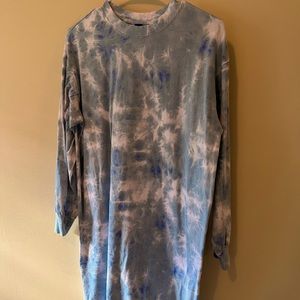 Blue tie-dye, long sleeved Old Navy t-shirt dress
